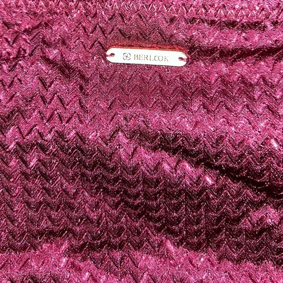 NWT Size 6-8 Berlook Swim Burgundy Textured Backless One-Piece Swimsuit - Picture 6 of 6